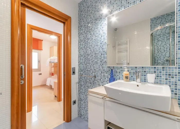 锡切斯帆船租赁酒店 锡切斯